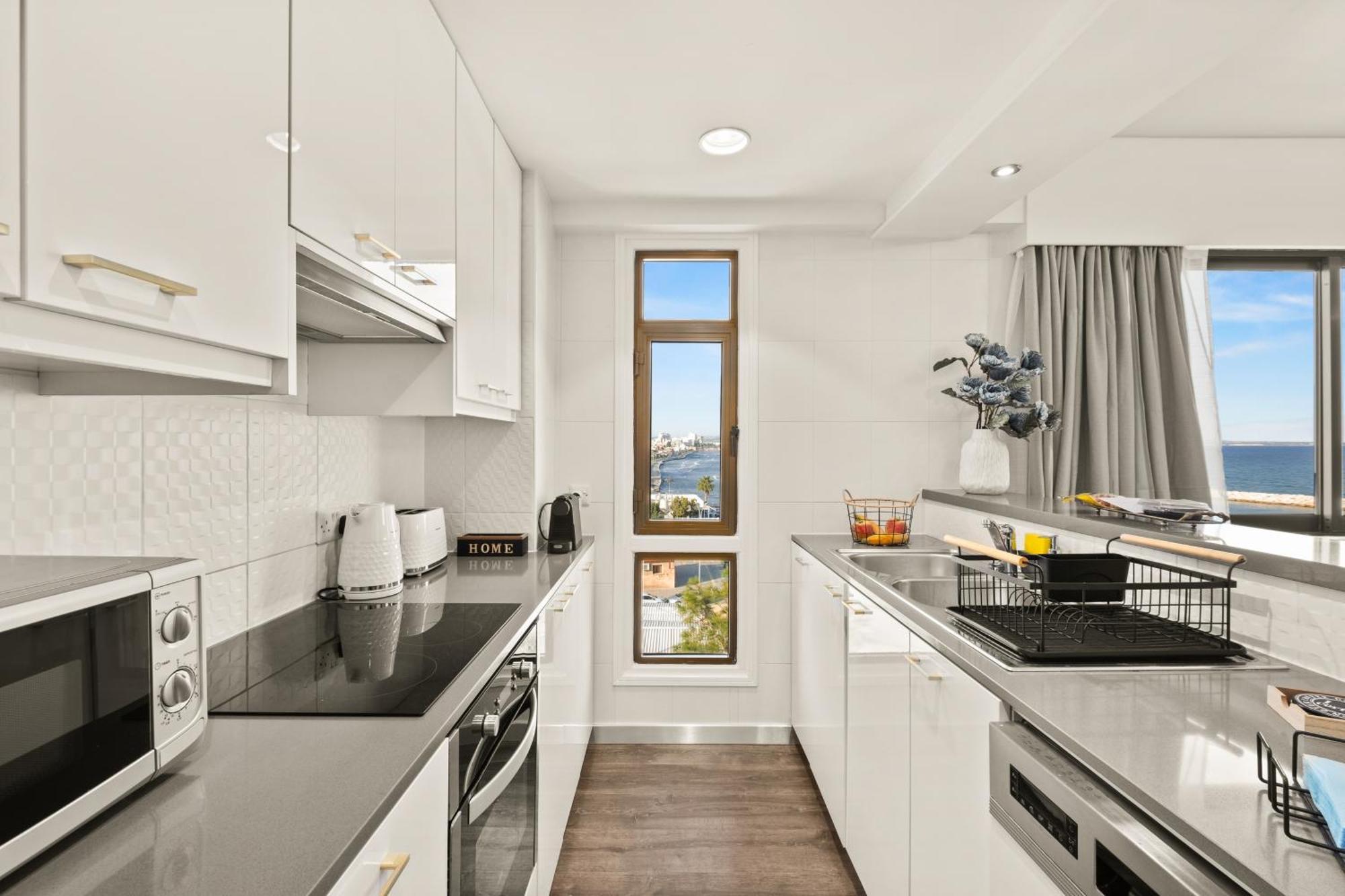 Lazuli Sea View Beachfront Ap 254 Ларнака Экстерьер фото